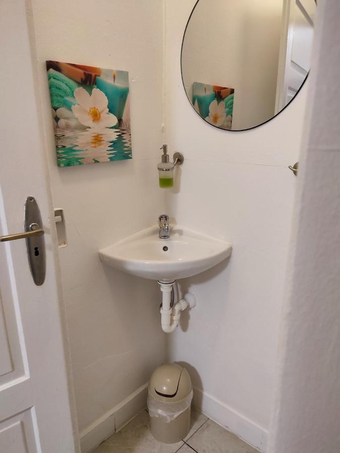 Gemuetliche Zwei-Zimmer-Wohnung Am Regnitzufer Bamberg Bagian luar foto